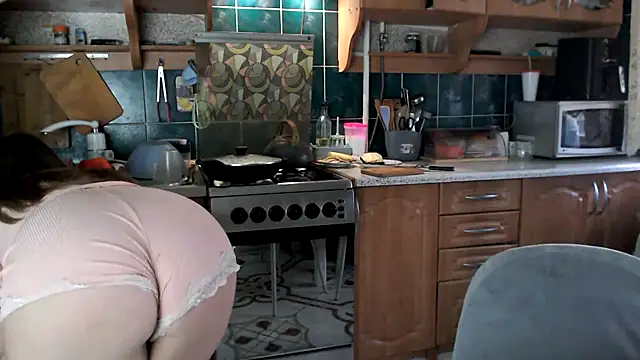 uliastar online show from October 11, 7:02 am