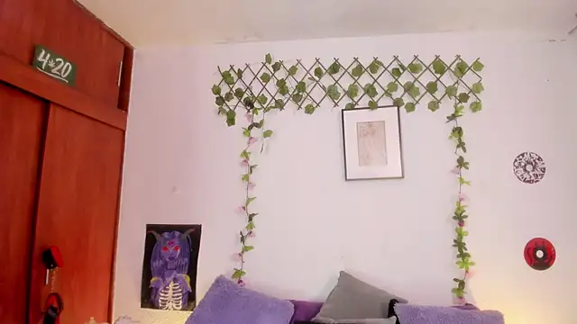 Cata green online show from November 25, 8:09 pm