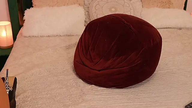 XeniaBlu online show from December 18, 2:11 pm