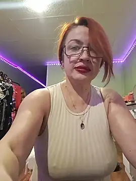 KiraXTender online show from November 22, 1:25 pm