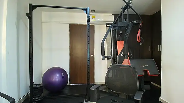 JuliKim  online show from October 10, 1:16 pm