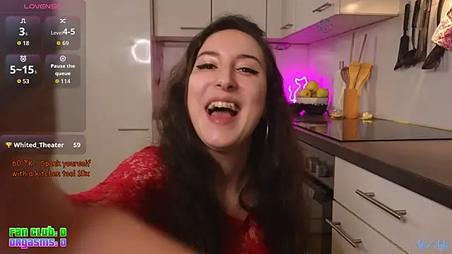 melinastyles online show from November 28, 7:39 pm