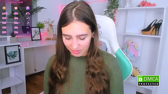  Eliizabeth  online show from November 3, 9:30 pm