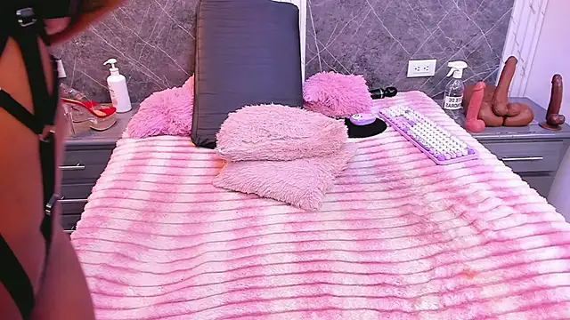 AndreaFletcher online show from February 7, 9:07 pm