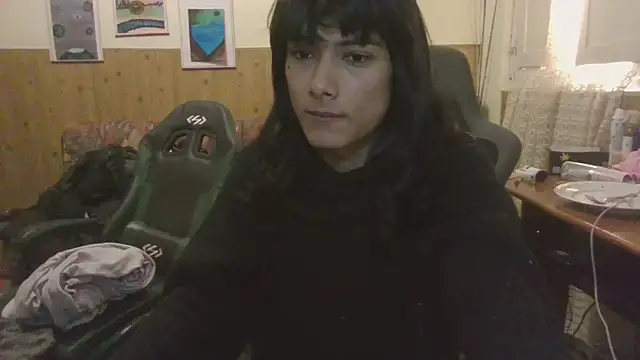 calliemaggotbone online show from November 3, 11:47 am