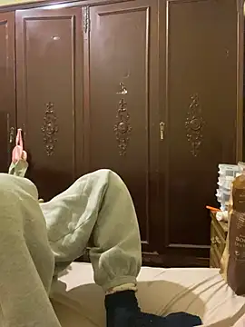 calliemaggotbone online show from February 10, 7:22 am