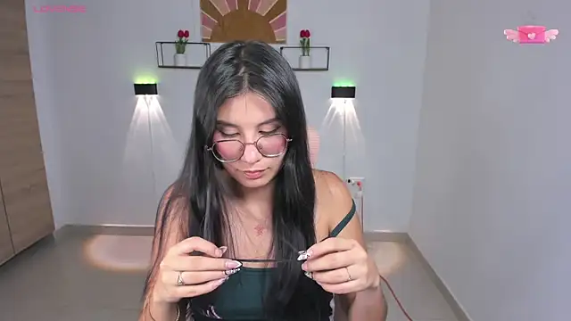 emily villamil online show from November 14, 9:37 pm