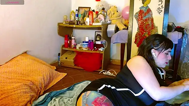 collette beaufoy  online show from December 21, 8:18 am