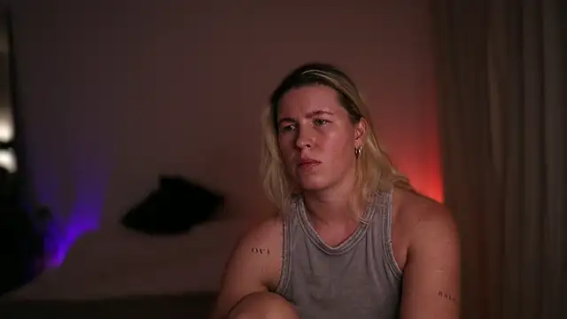 moonamii online show from September 11, 6:41 pm