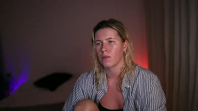 moonamii online show from September 9, 6:30 pm