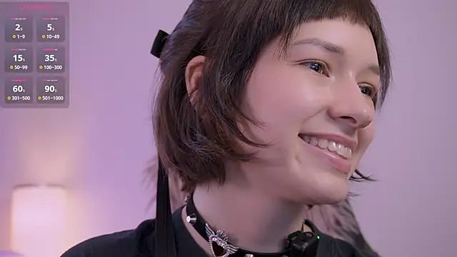 VivianLy  online show from March 2, 11:50 am