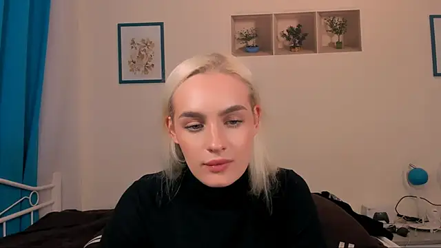 OliviaKisss online show from April 14, 8:31 pm