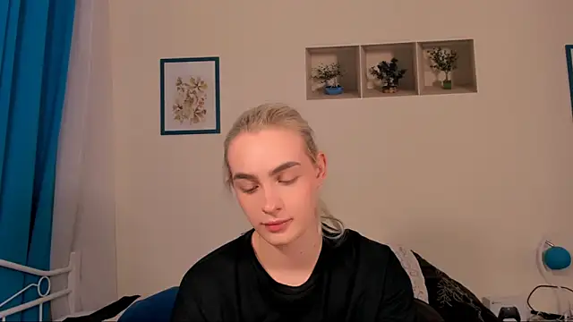 OliviaKisss online show from April 18, 7:18 pm