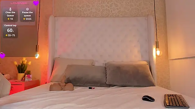 Ashleyy piink online show from September 9, 10:20 pm