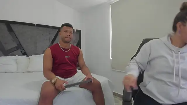 AnnieAndStefan online show from October 19, 2:08 pm