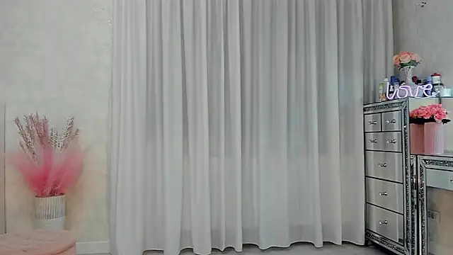 SeductiveButterfly online show from May 16, 12:13 am