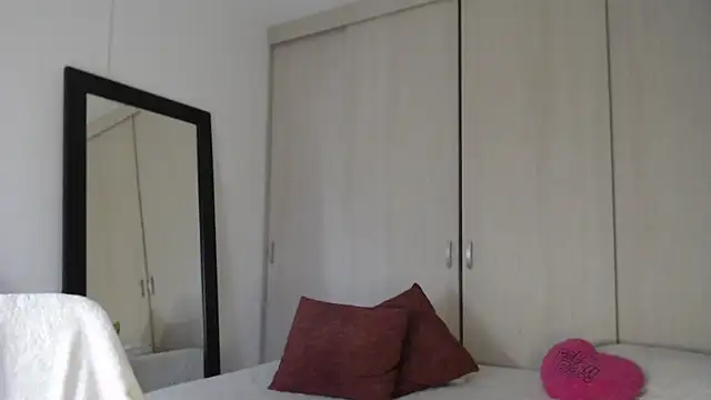 cristal sexybody online show from October 2, 10:04 pm