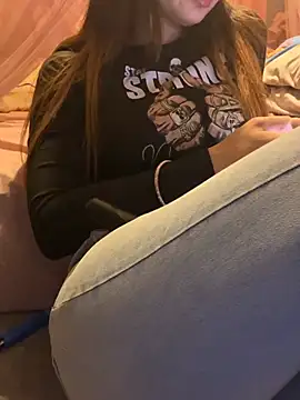 LaPetitechienne1 online show from February 24, 12:10 am