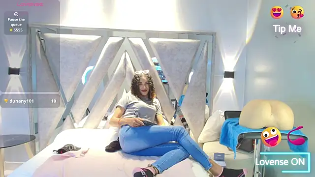 StefanyMiler online show from September 19, 8:52 pm