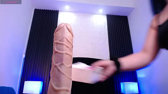 alicia moom online show from September 8, 7:13 pm