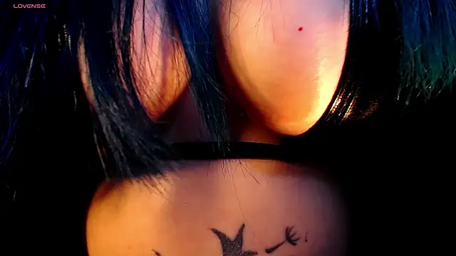 alicia moom online show from March 17, 8:02 pm