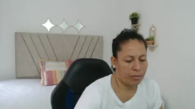 mature martina online show from March 31, 8:09 pm