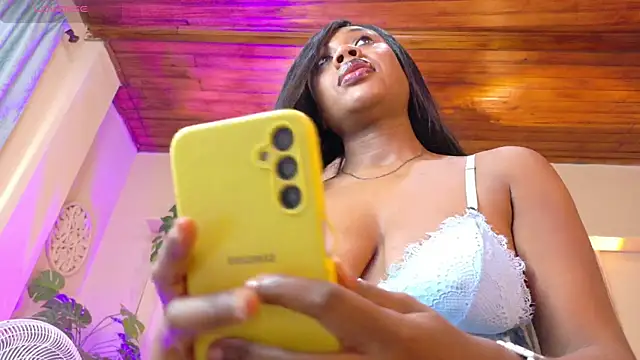 sofiaa ebony online show from October 12, 1:35 pm