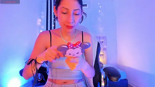 Gorgeous Team online show from April 7, 8:11 pm