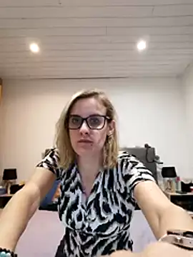 Madame Callie online show from July 12, 8:20 pm