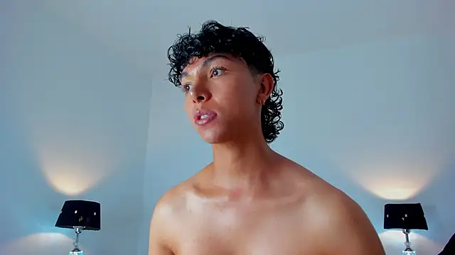 xhenisa  online show from November 10, 6:58 pm