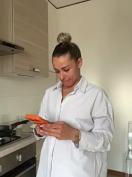 petrouchkaaa  online show from March 10, 9:13 am