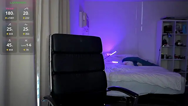 olivia jeas online show from October 9, 10:14 pm