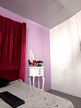 Shanelle   online show from December 4, 1:35 pm