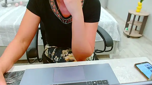 EveLove33 online show from May 30, 4:48 pm
