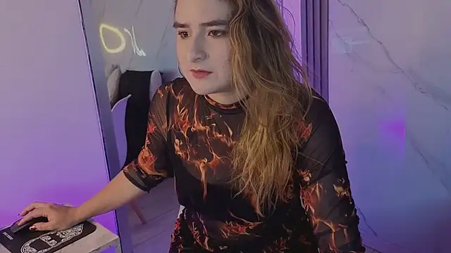 CandyQueenGold online show from February 7, 7:07 pm