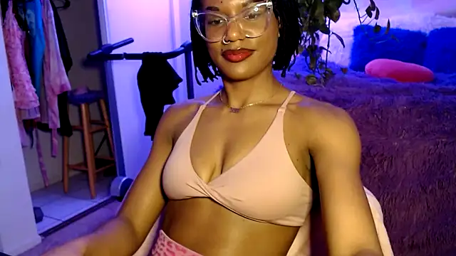 CocoSage online show from February 3, 8:01 pm