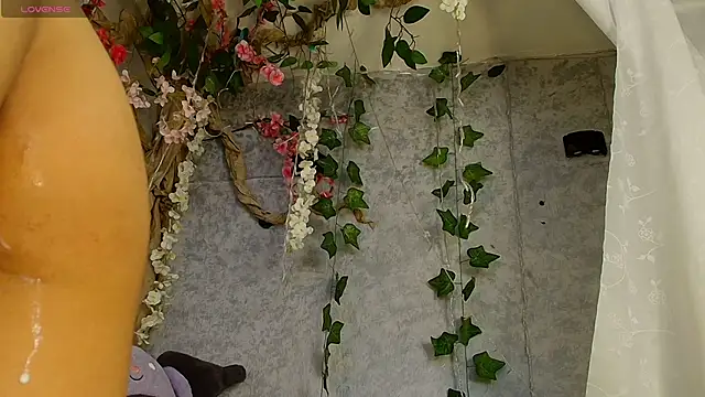 Cloe Leee online show from November 26, 6:25 am