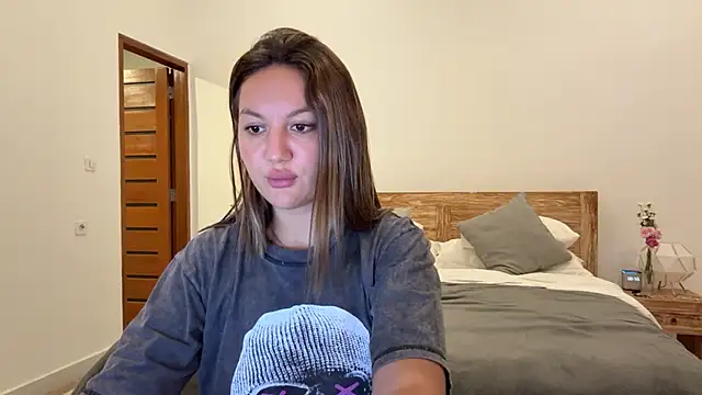 Nelly Fischer online show from September 30, 2:01 pm