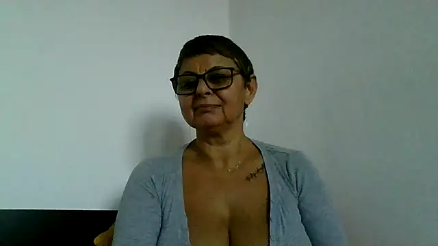 roseblak42 online show from October 23, 2:34 pm