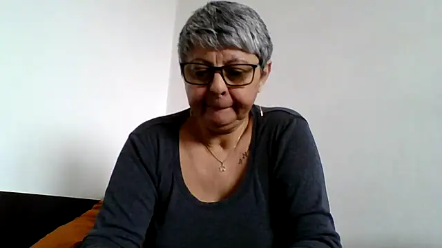 roseblak42 online show from March 20, 10:09 am