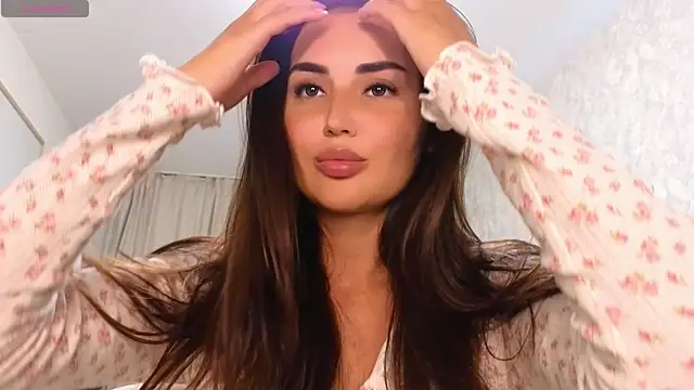 LaraSkinny online show from October 2, 1:27 pm