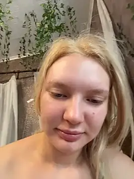 AmmyHot online show from July 4, 5:03 am