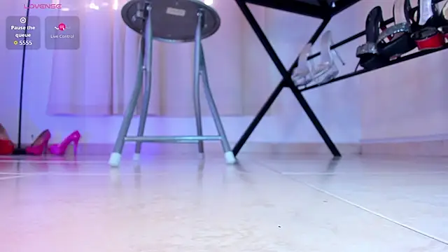 violettastrada online show from October 2, 12:54 pm