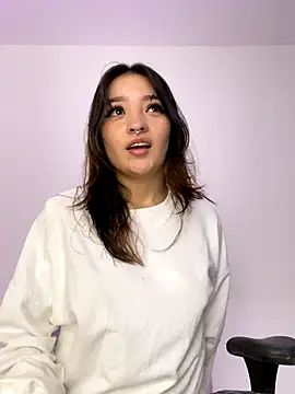 vayolett01 dakotta online show from September 16, 2:19 am