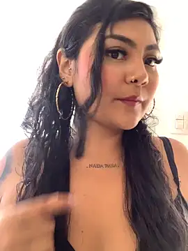 ItsEla online show from May 11, 2:56 pm