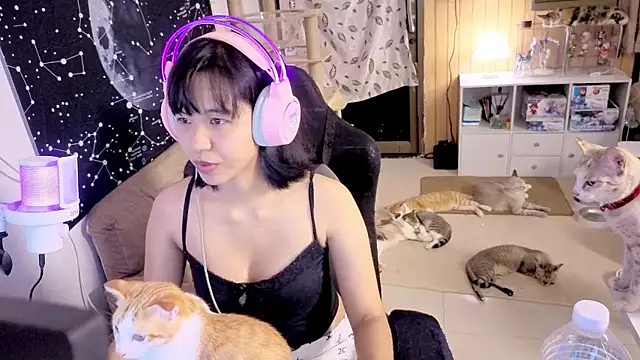 Kana G online show from September 18, 4:27 pm