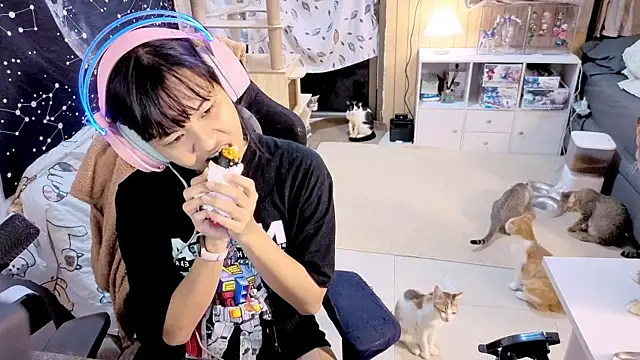 Kana G online show from September 13, 5:21 pm