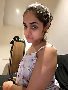 CuteFatima online show from December 5, 4:41 pm