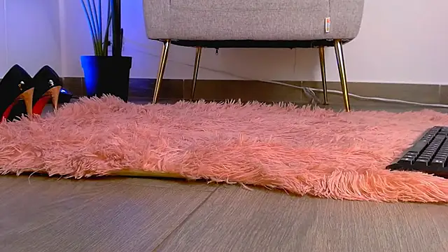 Sara ow online show from March 26, 8:21 pm