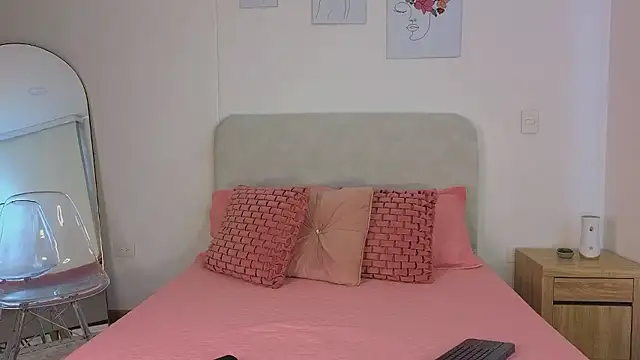 KristennBlue online show from January 9, 1:48 pm